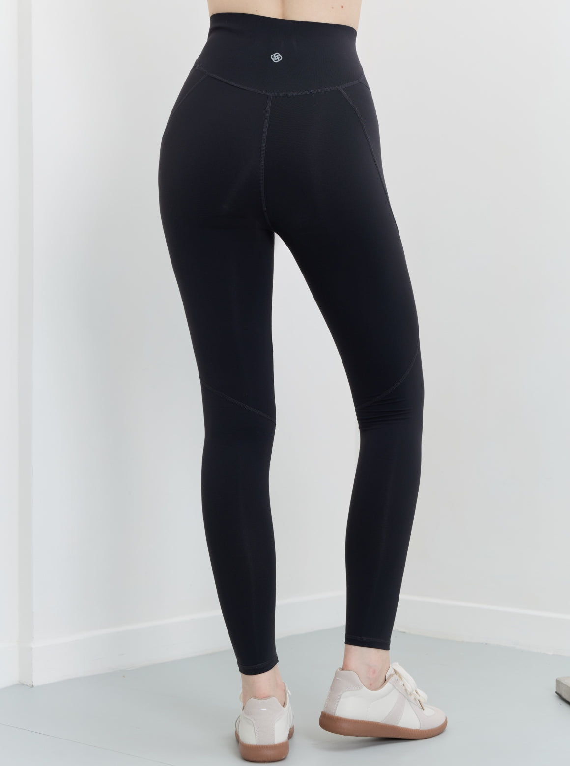 SHARP ARC 360°極塑無縫褲_Black B162