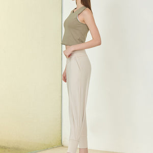 SWEETNER 簡約鏤空交疊背心_Olive Yellow  T237