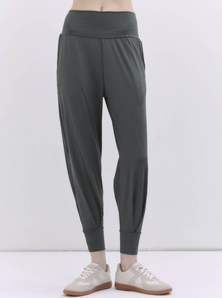 ON AND ON 無重感兩穿休閒褲_Olive Green B553 - S2N ACTIVE