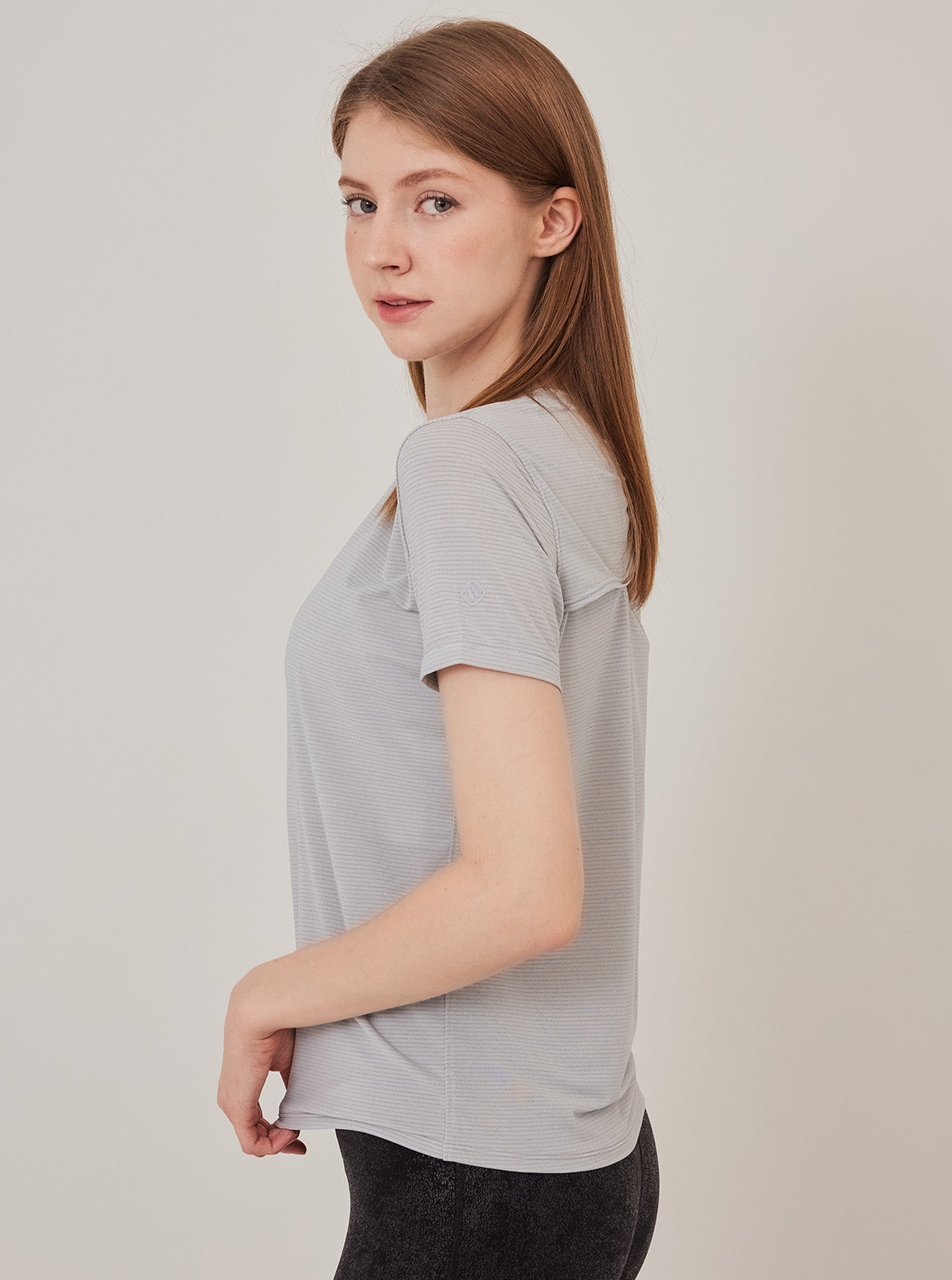 FOREVER LAUGH 銀纖垂感抽褶上衣_Cloud Gray T239 - S2N ACTIVE